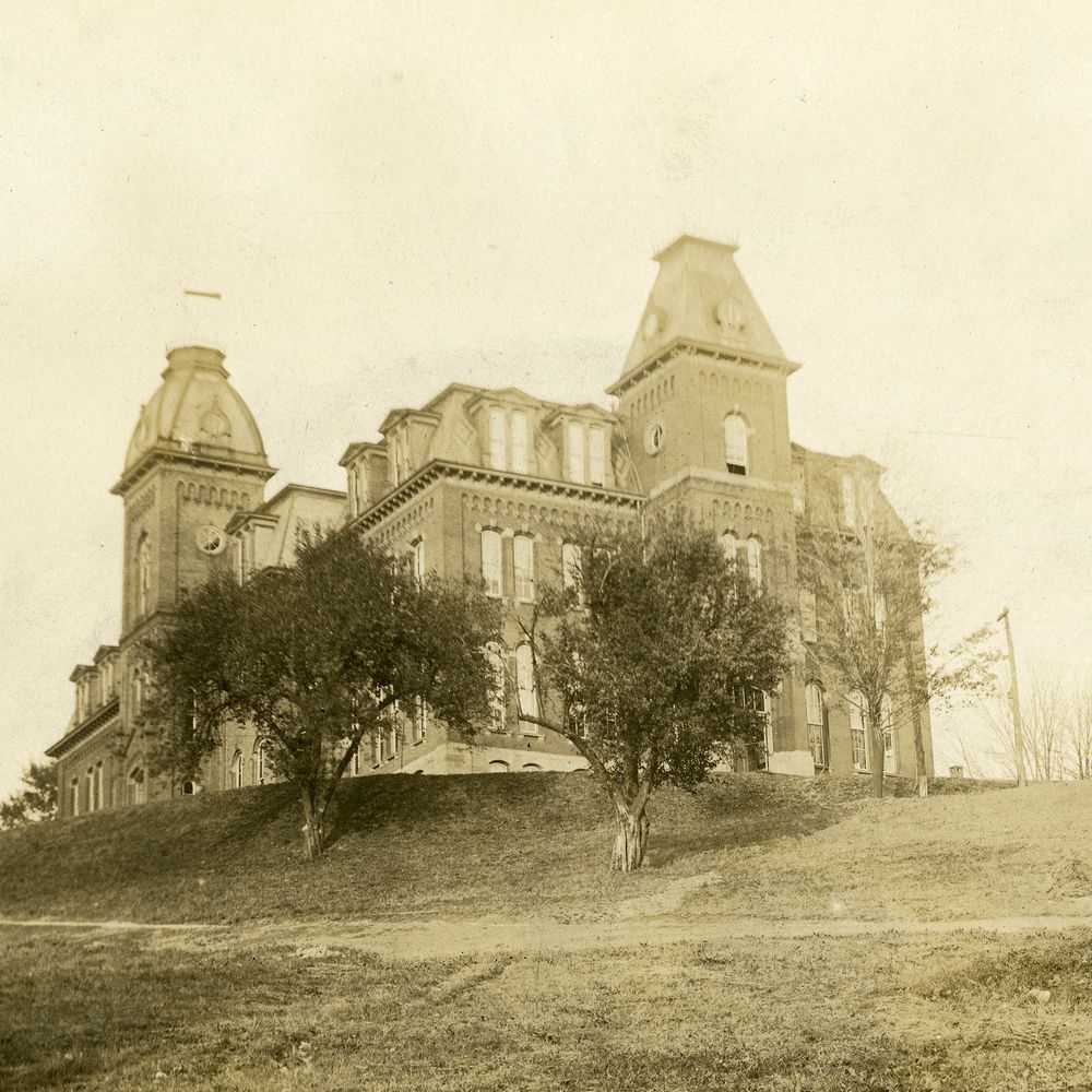 The south end of Woodburn Hall circa 1918.